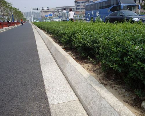路沿石